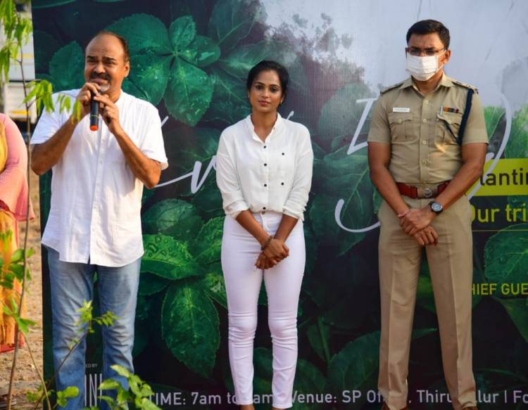 சின்ன கலைவாணர்  விவேக் அவர் நினைவாக  மர கன்றுகளை  திருவள்ளூர்  ஆயுத படை  மைதானத்தில்  மாவட்ட SP. அரவிந்தன். &ரம்யா பாண்டியன் மற்ற காவலர் களும் நட்டு சிறப்புரை ஆற்றினர்..