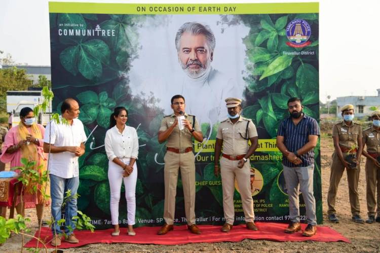 சின்ன கலைவாணர்  விவேக் அவர் நினைவாக  மர கன்றுகளை  திருவள்ளூர்  ஆயுத படை  மைதானத்தில்  மாவட்ட SP. அரவிந்தன். &ரம்யா பாண்டியன் மற்ற காவலர் களும் நட்டு சிறப்புரை ஆற்றினர்..
