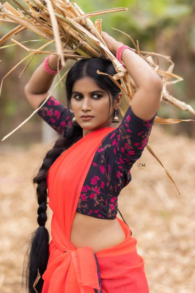 Actress #Aadhirai looks resplendent in the traditional half-saree!