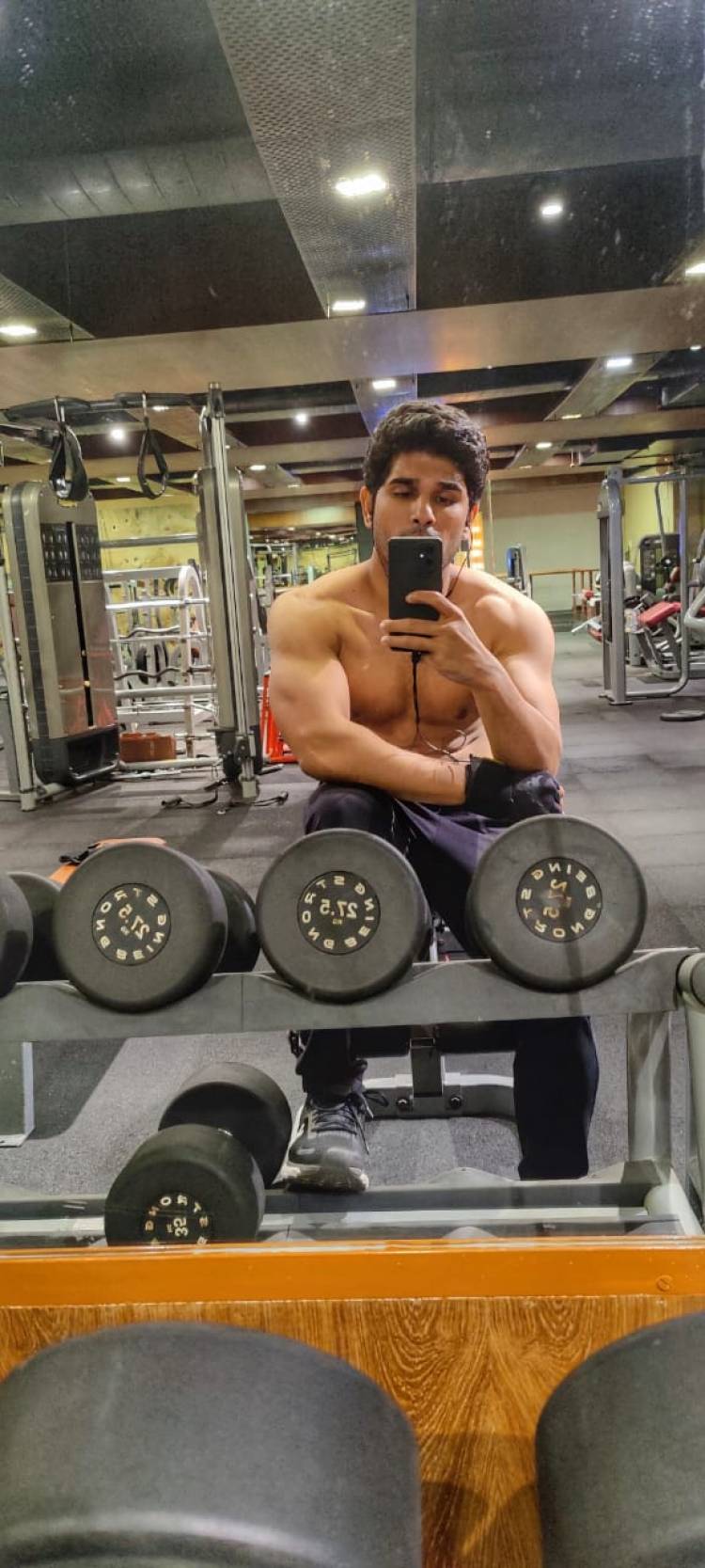 .@AlluSirish sports in new sexy fitness avtar  Surely gives us all some lockdown fitness goals.