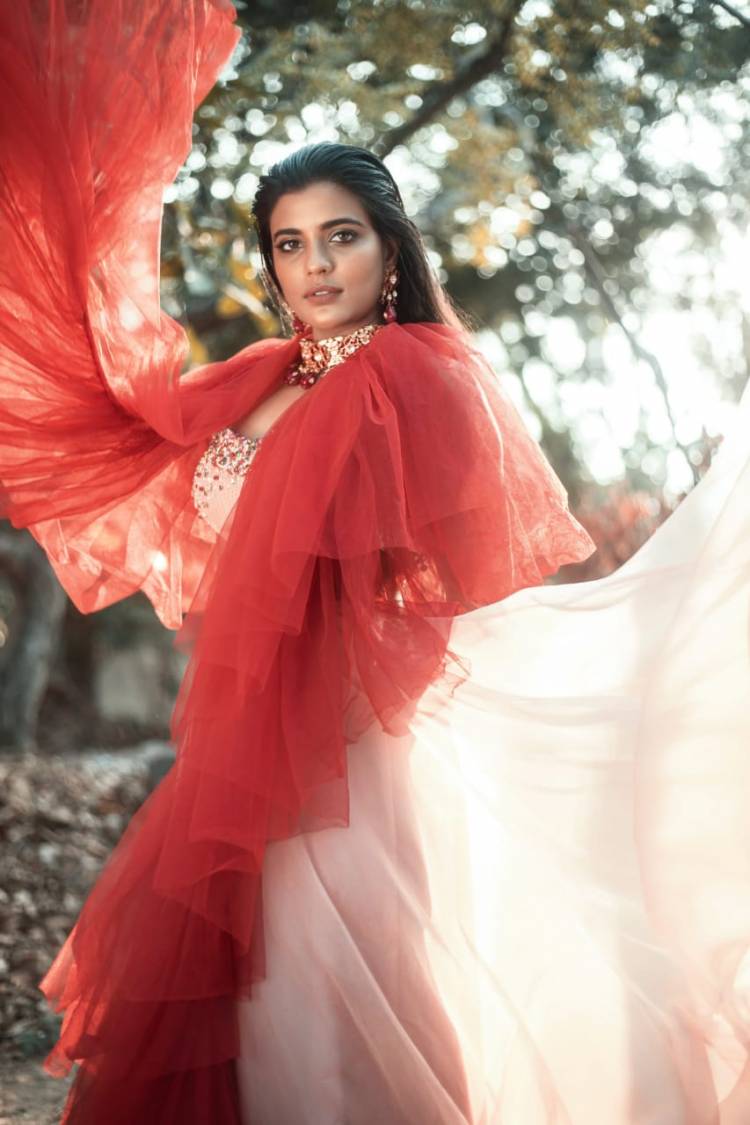 Actress #AishwaryaRajesh looks absolutely ravishing in these beautiful pics from her latest photoshoot!