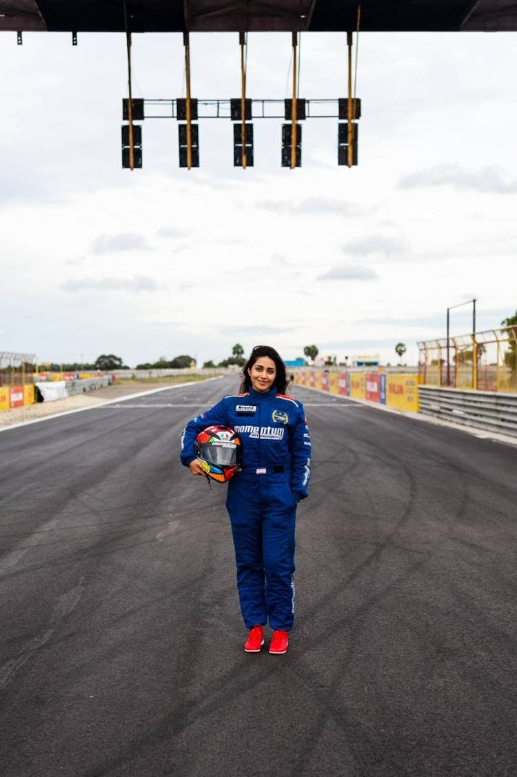 Formula Race Car பயிற்சியை முடித்த நடிகை நிவேதா பெத்துராஜ் ! 