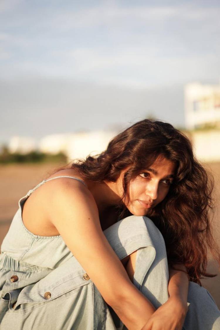 Actress #SaiDhanshika sets the internet ablaze with her latest photoshoot stills. 