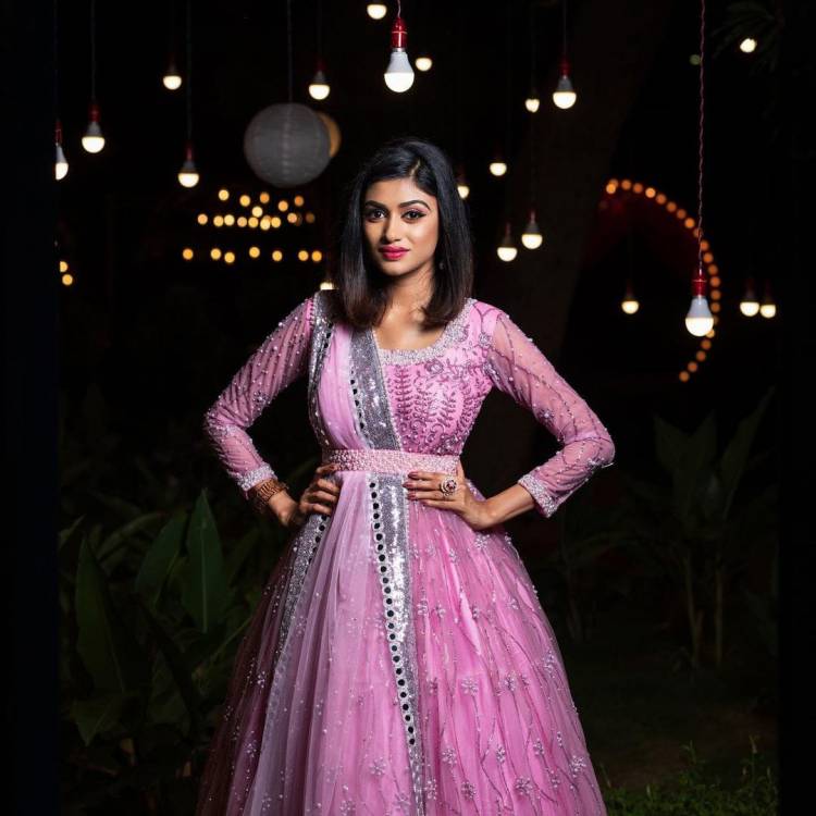 Take a look at photos of #Oviyaa in her stunning pink outfit, she looks outstanding!