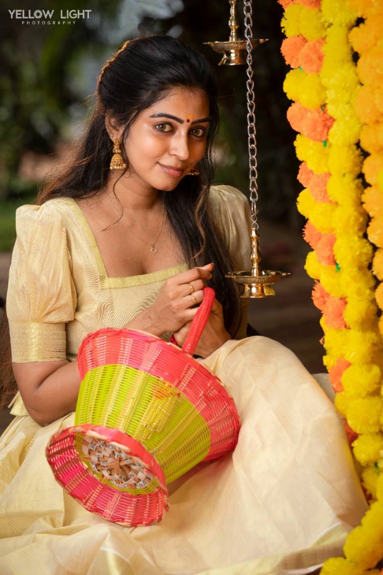 Kuhasini Gnanaseggaran Looking Pretty in Onam Costume