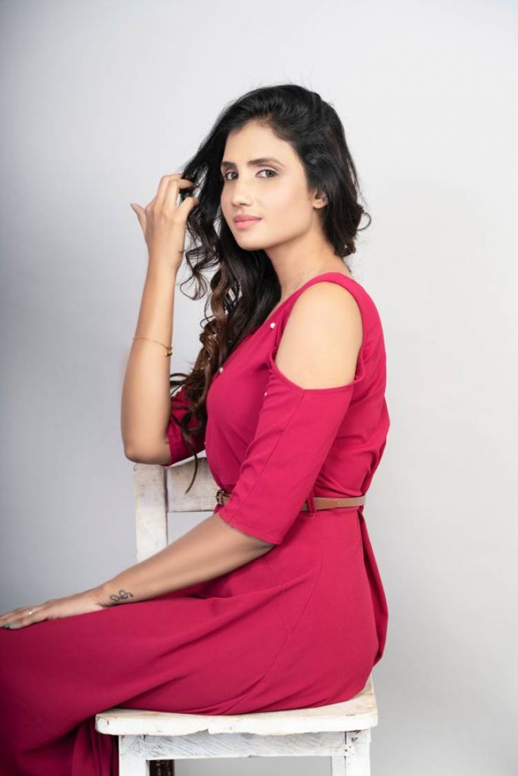Actress #Preethi of Login fame looks astounding beautiful in the latest photoshoot stills. Here check out her stills..