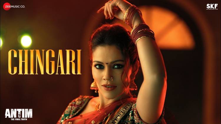 Waluscha D'Souza's stunning Lavani dance in 'Chingari' song from 'Antim' is peppy