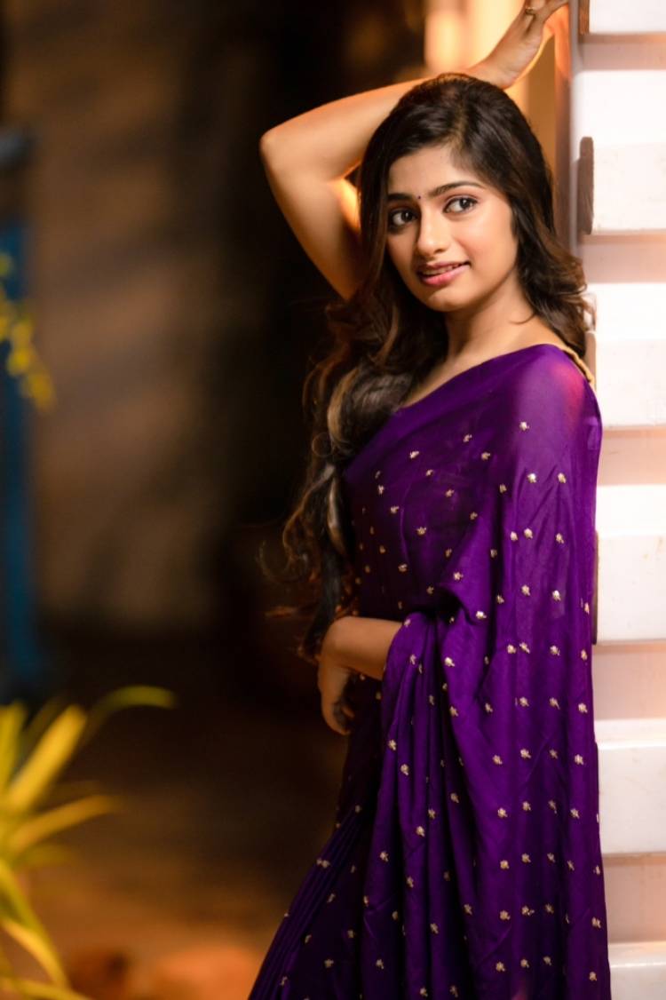 Archana is a model and an actress from Chennai who. After completing her engineering, she started her career as a VJ in Adithya TV in 2019 and then went on to star in Vijay TV's 'Raja Rani 2' that brought her laurels for her performance. 