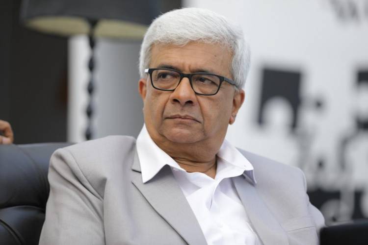 வைரலாகி வரும் சந்தானத்தின் காமெடி “கிக்” பட மேக்கிங் வீடியோ!  விரைவில் திரையில் !!! 