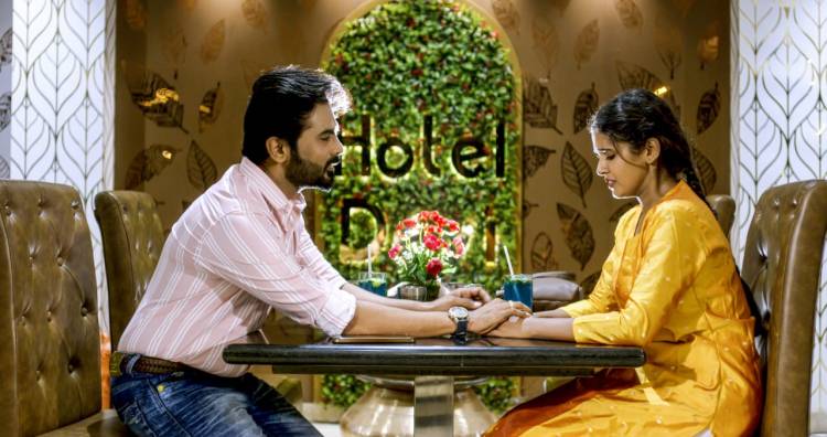 'லாரா'  படத்தின் டைட்டில் லுக் சத்யராஜ் வெளியிட்டு வாழ்த்தினார்!