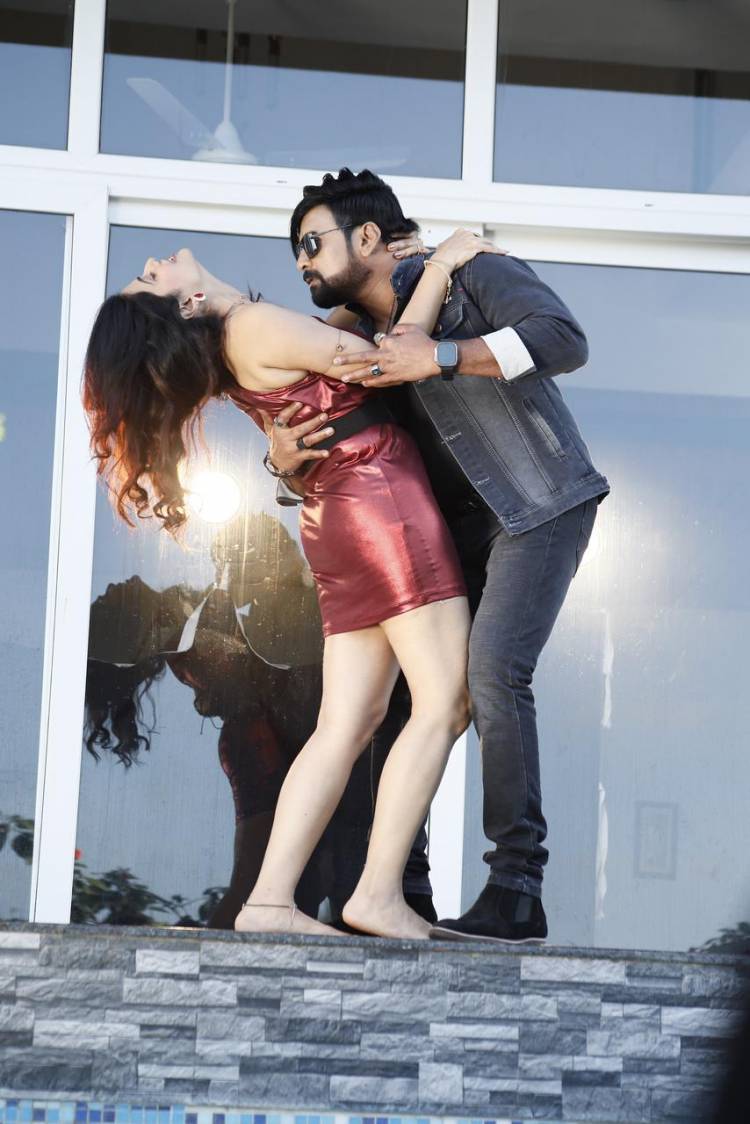 “RED FLOWER” படத்தின் புதிய லுக் போஸ்டர்ஐ வெளியிட்டார் நடிகர் “விஜய் சேதுபதி”