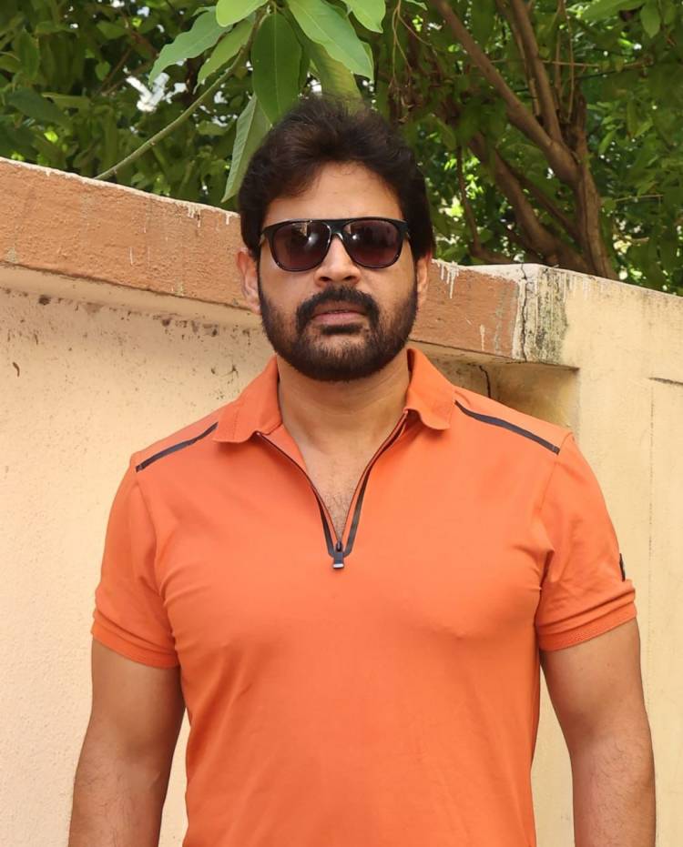 லெஜெண்ட் சரவணன் நடிப்பில் தி லெஜெண்ட் நியூ சரவணா ஸ்டோர்ஸ் புரொடக்ஷன்ஸ் பிரம்மாண்ட தயாரிப்பில் புதிய திரைப்படம்