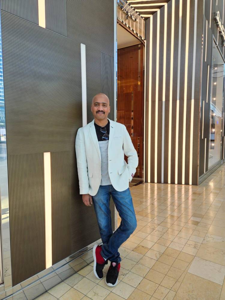 Canada-based Tamil celebrity RJ Sai to produce 2 Tamil films simultaneously; RJ Sai announces two films - 'Brain' directed by Vijay Sri G and 'Sham Dhoom' directed by Navin Kumar