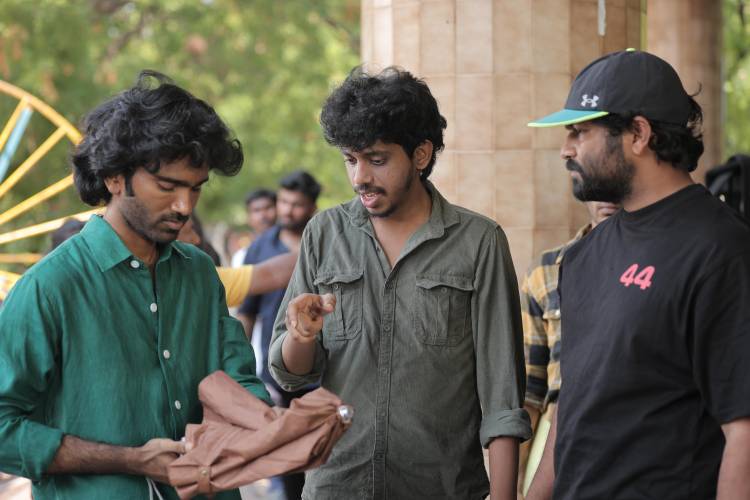 Dude Cast and Crew - Stills