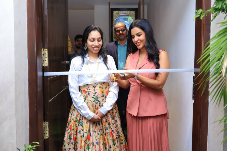 டெர்மிபியூரில் புதிய தலைமுறை லேசர் தொழில்நுட்பங்களை திறந்து வைத்தார் நடிகை பிரியா ஆனந்த்