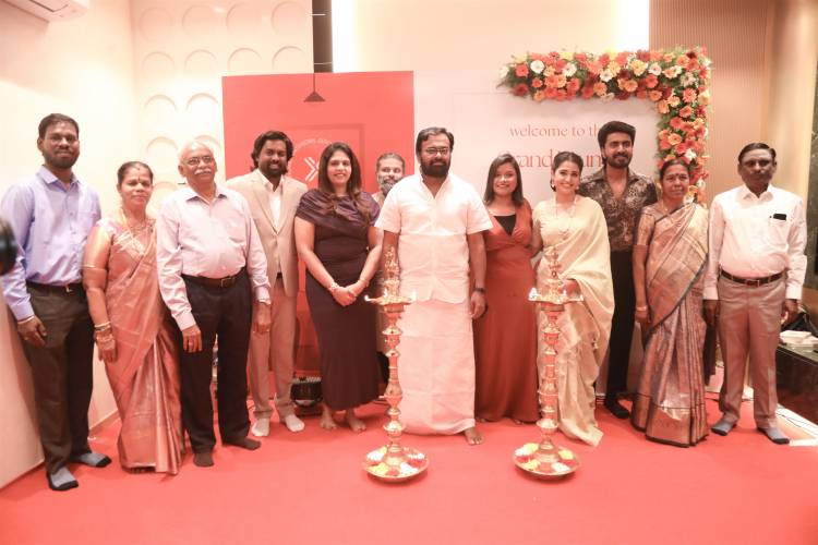 சென்னை பெருங்குடியில் Interiors by DeX Flagship அனுபவ மையத்தை நடிகர்கள் பிரஜின், சாண்ட்ரா & இயக்குநர்-நடிகர் கரு. பழனியப்பன் திறந்து வைத்தனர். 5 ஆண்டு ‘கேள்வியே இல்லாத’ மாற்று உத்தரவாதம் அறிமுகம்