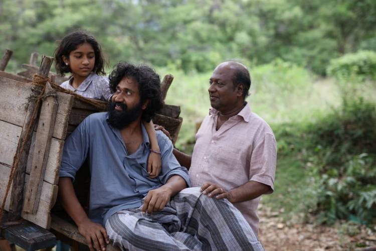 "‘தாய்நிலம்’ படத்தில் இடம்பெற்ற ‘ஆகாயம் மேலே’ பாடலுக்காக தமிழக அரசின் சிறந்த பாடலாசிரியர்  விருதுபெற்ற கவிஞர் தாமரை"