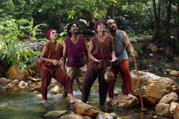 பெண் இயக்குநர் எஸ்.லதா இயக்கத்தில் உருவாகியுள்ள சிறுவர்களுக்கான படம் "மரகதமலை " ஏப்ரல் 3ஆம் தேதி வெளியாகிறது!!