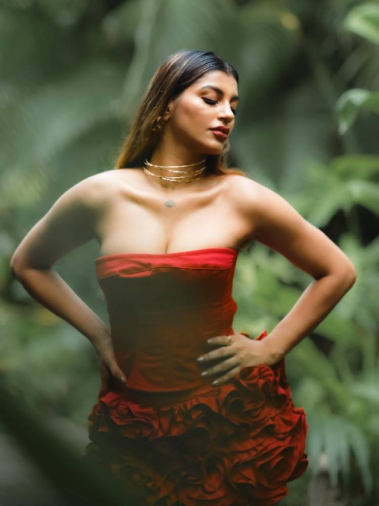Indian Actress Yashika Aannand