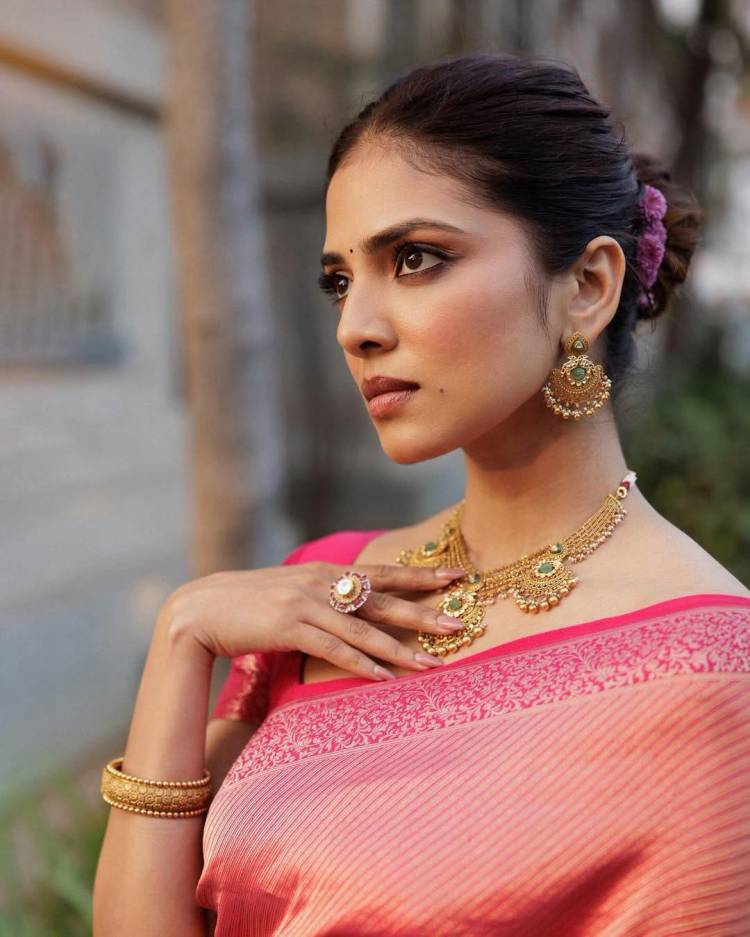 Malavika Mohanan Indian Actress