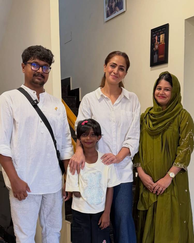 நடிகை சிம்ரனின் நெகிழ்ச்சியான மனிதநேய செயல் – மாற்றுத்திறனாளி சிறுமியின் கனவை நனவாக்கிய மறக்க முடியாத தருணம்!