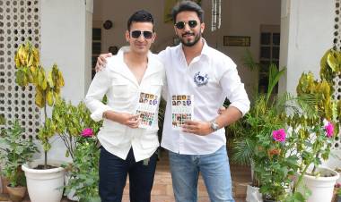 Author Devir Singh Bhandari Presenting the Yuva Bharat Book to Harmeet Singh (Meet Bros)