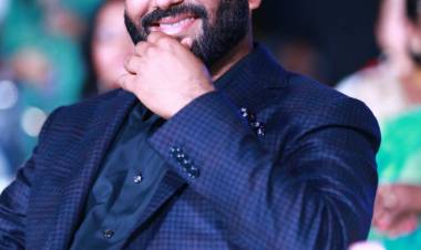 லைகா புரோடக்சன்ஸ் அல்லிராஜா சுபாஸ்கரன்  அவர்களின் சார்பில் மாண்புமிகு தமிழக முதலமைச்சர் திரு.மு.க.ஸ்டாலின்  கொரோனா நிவாரணப் பணிக்காக நிதிக்கு ரூபாய் 2 கோடி லைகா நிர்வாகி திரு.GKM தமிழ்குமரன் மற்றும் திரு. நிருதன், திரு. கெளரவ் வழங்கினார்.