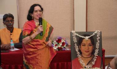  'அமுதும் தேனும்'  -  மறைந்த பழம்பெரும் நடிகை ராஜசுலோச்சனாவின் 87ஆவது பிறந்தநாள் விழா வெகு விமரிசையாகக் கொண்டாடப்பட்டது.