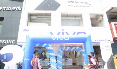 New VIVO Exclusive store @ OMR, Chennai Launched By Mr. Gopalakrishnan – DGM and Mr. Premnath – BRM from VIVO Mobiles