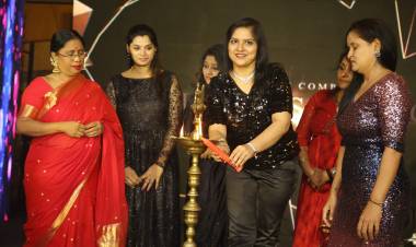 Business Iconic Awards felicitated by Health Secretary Dr.Radha Krishanan, Ms.Namitha Marimuthu,Mr.Inigo Irudayaraj,Mr.Balaji Sadagopan,Kaushik, & Ms.Krithika Radhakrishnan.