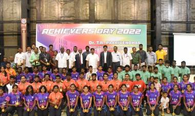 105 விளையாட்டுச் சாதனையாளர்களைக் கௌரவித்த எஸ்.ஆர்.எம். கல்விக் குழுமத்தின் வேந்தர்