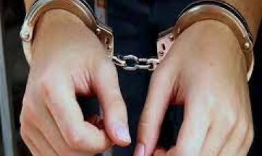 39 வயது பெண் பொலிஸ் புலனாய்வுப் பிரிவினரால் கைது