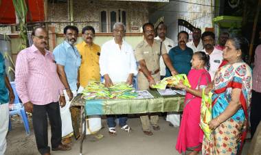 விழி இழந்தோர் மாற்றுத்திறனாளிகள் அதற்காக விநாயகர் சதுர்த்தி நடிகர் கே ராஜன் தலைமையில் விழி எழுந்தோருக்கு மாற்றுத்திறனாளிகளுக்கும் புடவை லுங்கி கொடுக்கப்பட்டது