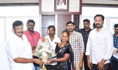 அமைச்சருடன் சந்திப்பு  தமிழ்நாடு அரசு கடை உரிமையாளர்கள் நலச்சங்கம்