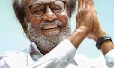 72வது பிறந்தநாளைக் கொண்டாடும் நடிகர் ரஜினிகாந்த்!: ரசிகர்கள் கேக் வெட்டி கோலாகல கொண்டாட்டம்..பாபா திரைப்படத்தை காணவும் ரசிகர்கள் ஆர்வம்..!!