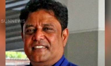 சென்னையை அடுத்த இருங்காட்டுக்கோட்டையில் உள்ள கார் பந்தய மைதானத்தில் ஏற்பட்ட விபத்தில், போட்டியில் பங்கேற்ற தமிழ்நாட்டைச் சேர்ந்த கார் பந்தய வீரர் குமார் (59) என்பவர் உயிரிழப்பு; விபத்து குறித்து போலீஸார் விசாரணை!