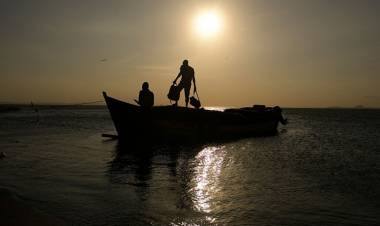 சவூதி அரேபிய அருகே ஈரான் கடற்கொள்ளையர் துப்பாக்கியால் சுட்டதில் குமரி மீனவரின் பார்வை பறிபோனது..!!