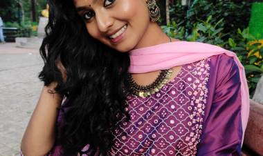 “செல்பி பொண்ணு”