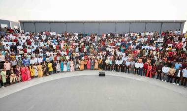 சத்தியபாமா நிகர்நிலை பல்கலைக்கழகத்தில் 91.18% மாணவ -  மாணவியர்களுக்கு பணி நியமன ஆணை வழங்கப்பட்டது. அதிகபட்சமாக ஆண்டுக்கு 53 லட்சம் ஊதியத்தில் 6 பேர் தேர்வாகியுள்ளனர்.