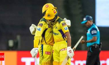 ருதுராஜ் – கான்வே பொறுப்பான ஆட்டம் சூப்பர் கிங்ஸ் ரன் குவிப்பு