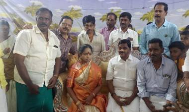 கல்வித்தந்தை ஏ சி சண்முகம் அவர்கள் நேற்று இரவு கோட்டை ஜலகண்டேஸ்வரர் கோவில் மற்றும் சலவன் பேட்டை காசி விஸ்வநாதர் கோவில் குடும்பத்துடன் பூஜைகளில் கலந்து கொண்டார் ஓம் நமச்சிவாயம் 