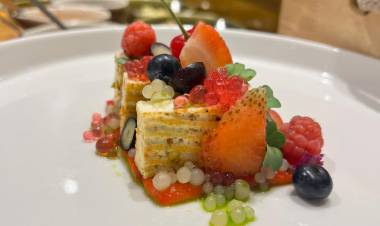 Sundays Just Got Juicier at Feathers Hotel: Dive into a Berry-Licious Buffet at Waterside!