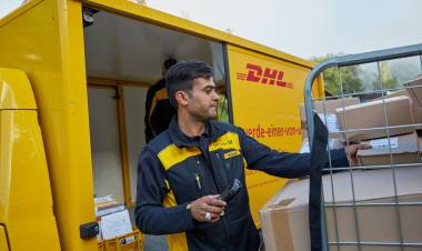 DHL Group has integrated more than 30,000 refugees into the labor market within ten years 