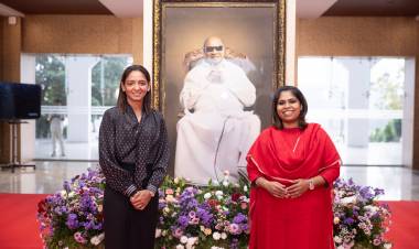 மகளிர் உலக கோப்பையின் பிரம்மாண்ட வெற்றிக்குப் பின், முதன் முறையாக சென்னை சத்யபாமா அறிவியல் மற்றும் தொழில்நுட்ப நிறுவனத்திற்கு வருகை தந்த, கேப்டன் ஹர்மன்ப்ரீத் கவுர் !!