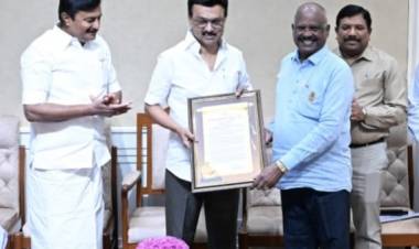 தினத்தந்தி நாளிதழின் நிர்வாக ஆசிரியருக்கு கலைஞர் எழுதுகோல் விருது