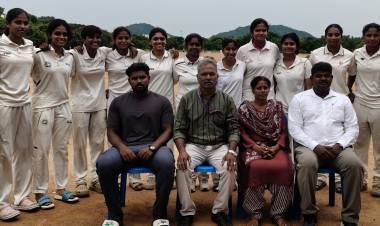SRMIST Men’s and Women’s Cricket Teams won Gold Medals in the CM Trophy Chengalpattu District Cricket Tournament