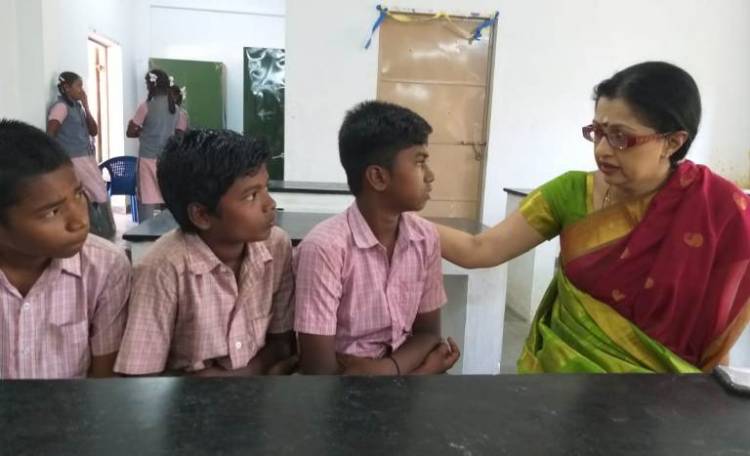Gautami helps Poor children in Thiruvannamalai!
