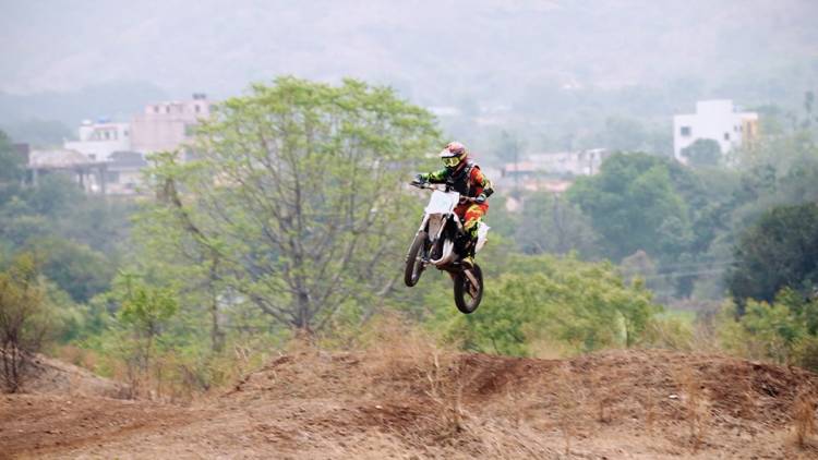 Meet India’s Youngest Motocross rider from Mumbai and a visually-impaired solo paraglider from Pune, only on HistoryTV18’s ‘OMG! Yeh Mera India’