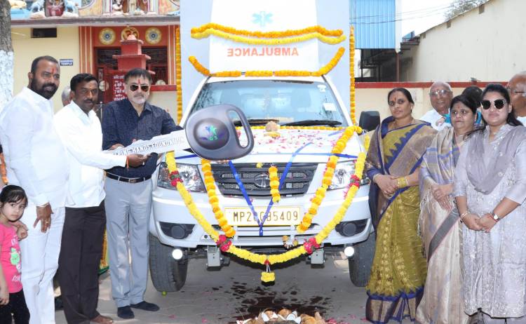 G S Helping Hands Foundation, donates Hyderabad’s first of its kind  Cattle Rescue Ambulance with a Hydraulic lift, to Sri Krishna Goseva Mandal! 