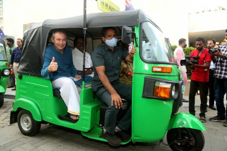 Green Energy  awareness 25 Electric Vehicle rally  flagged off  by IT Minister Mano Thangaraj and Western Australian Minister  Mr. Roger Cook & took a green journey from Taj Coromandel Hotel to Amir Mahal.
